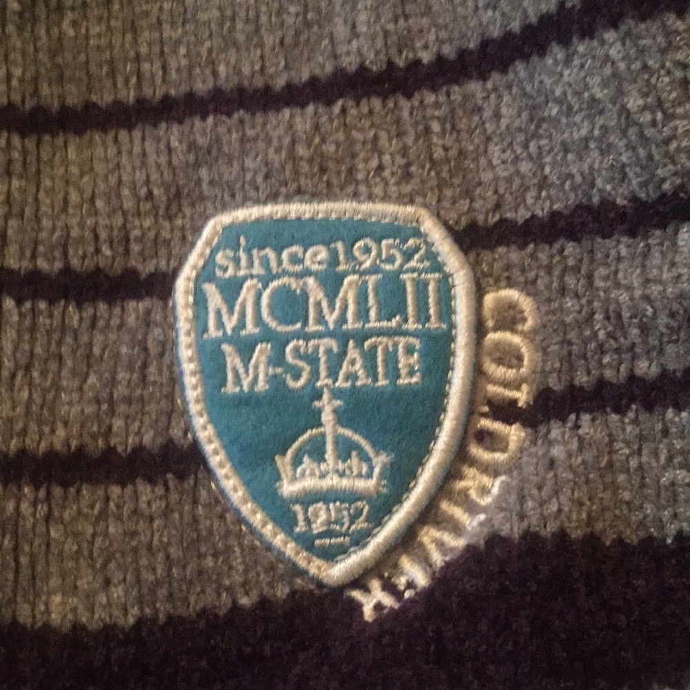 sweater - Picture 2 of 6